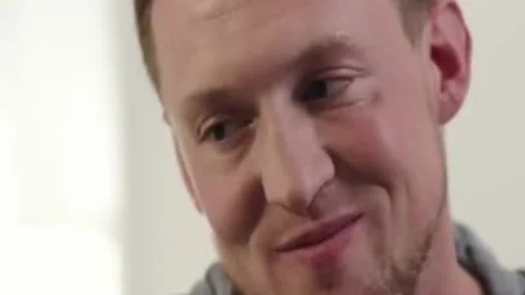 Trim TS female-dom Korra Del Rio sucking Pierce Paris penis