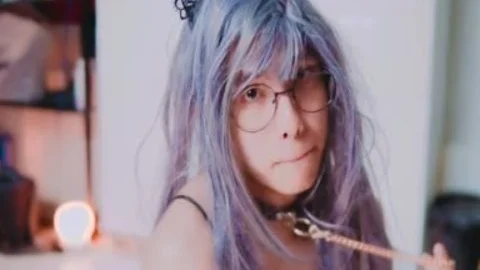 filthy oriental Sissy Cat pooper