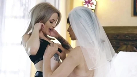 Trans Fixed - Petite Korra Del Rio pussy licking scene